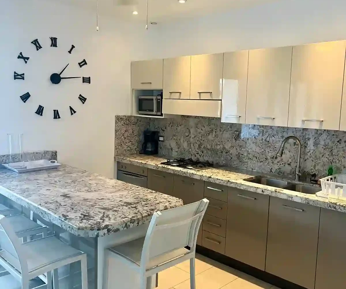 Cocina moderna del apartamento en Aligio Las Terrenas