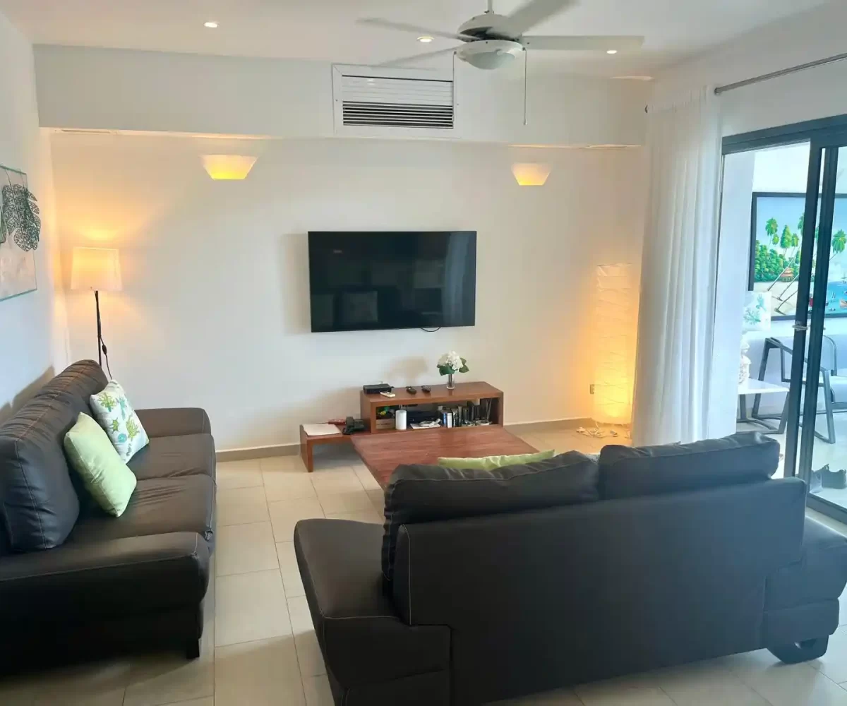 Sala del apartamento en Aligio Las Terrenas con mueble