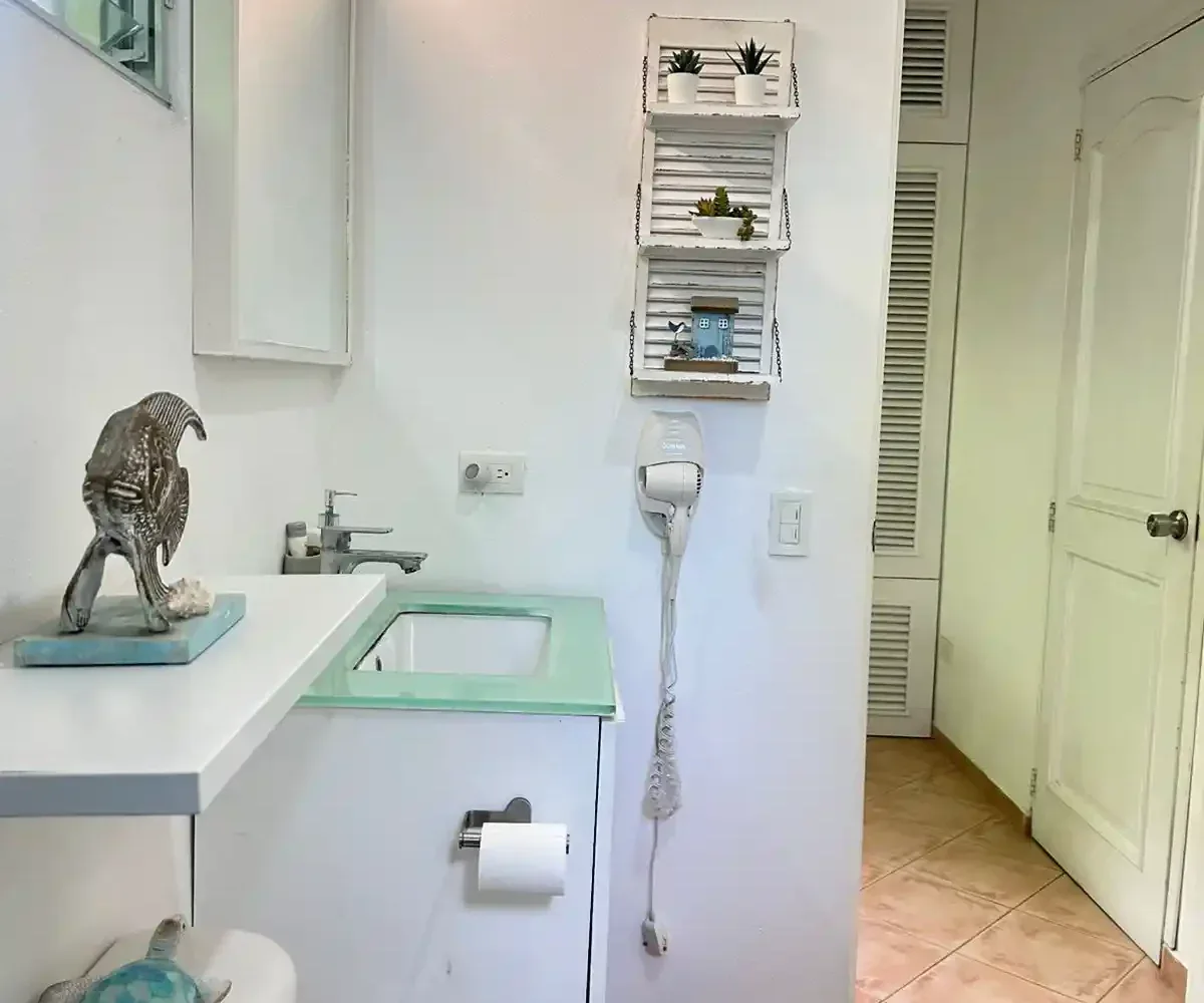 Baño moderno del apartamento en Las Terrenas