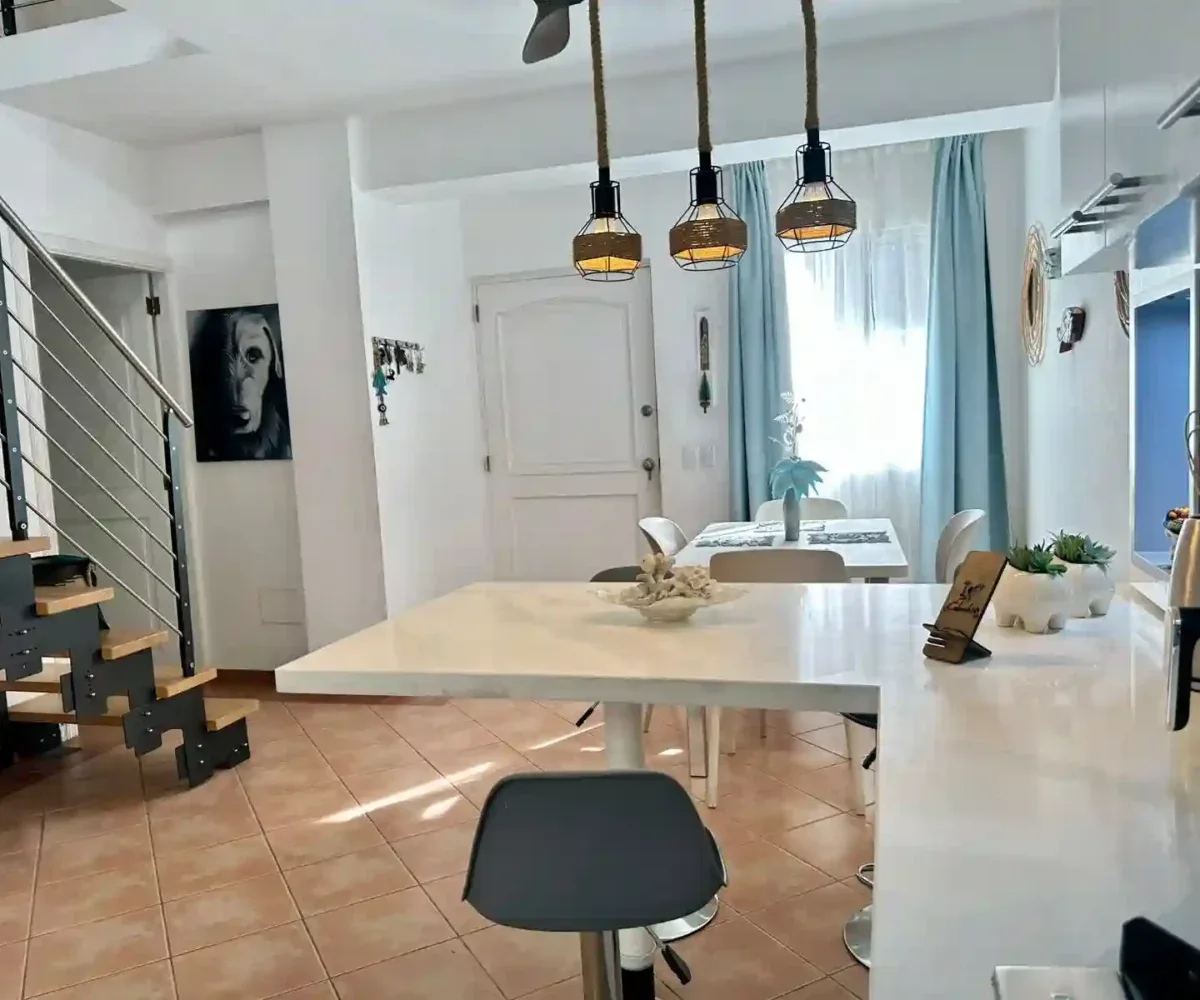 Sala luminosa del apartamento en Las Terrenas