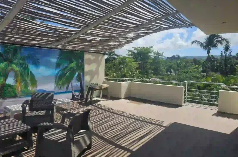 Terraza-apartamento-venta-Las-Terrenas-vista-montaña
