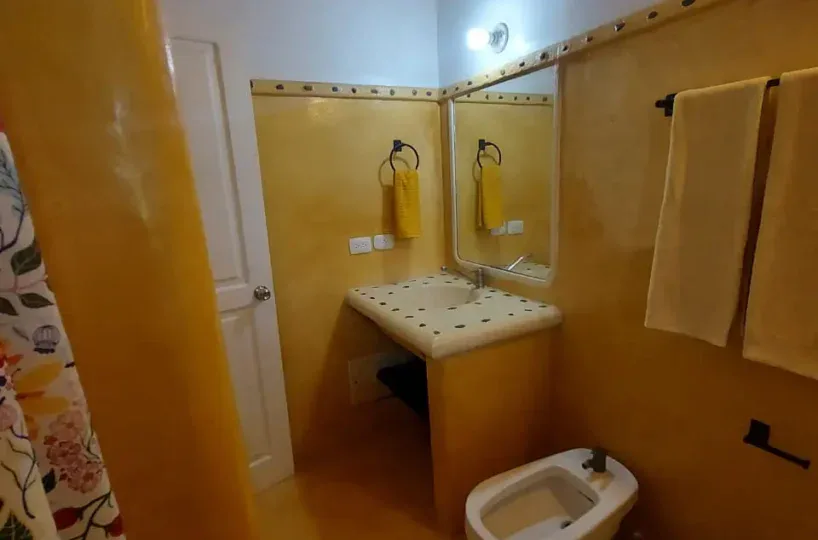 apartamentos en playa las ballenas baño