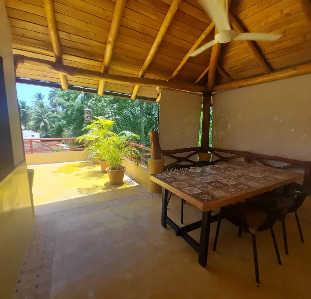 apartamentos en playa las ballenas comedor espacioso