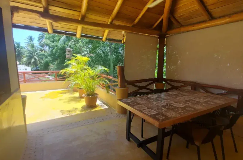 apartamentos en playa las ballenas comedor espacioso