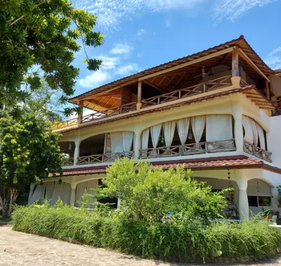apartamentos en playa las ballenas fachada edificio y vista