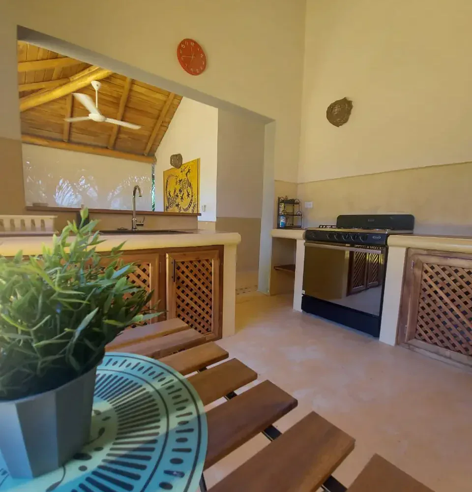 apartamentos en playa las ballenas sala de estar y cocina