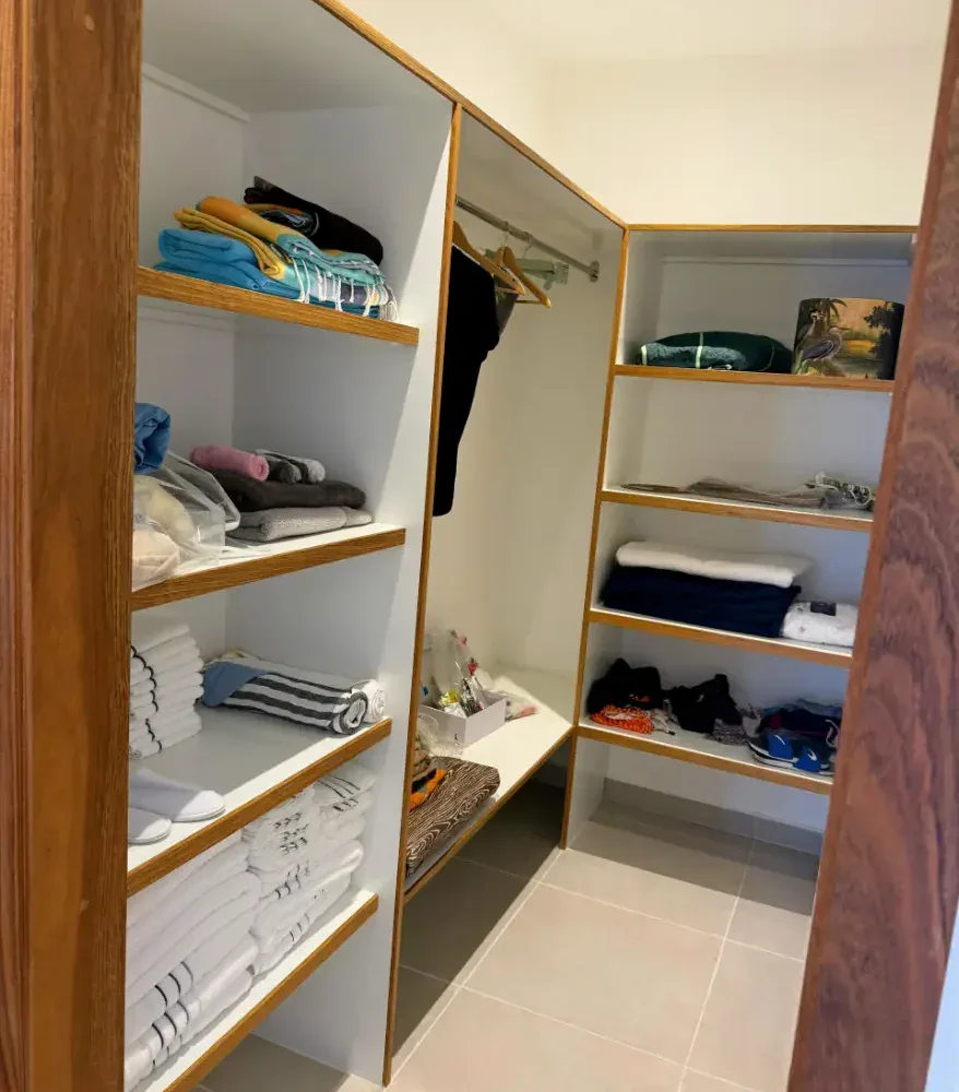 apartamentos frente al mar en venta en las terrenas closet para las toallas