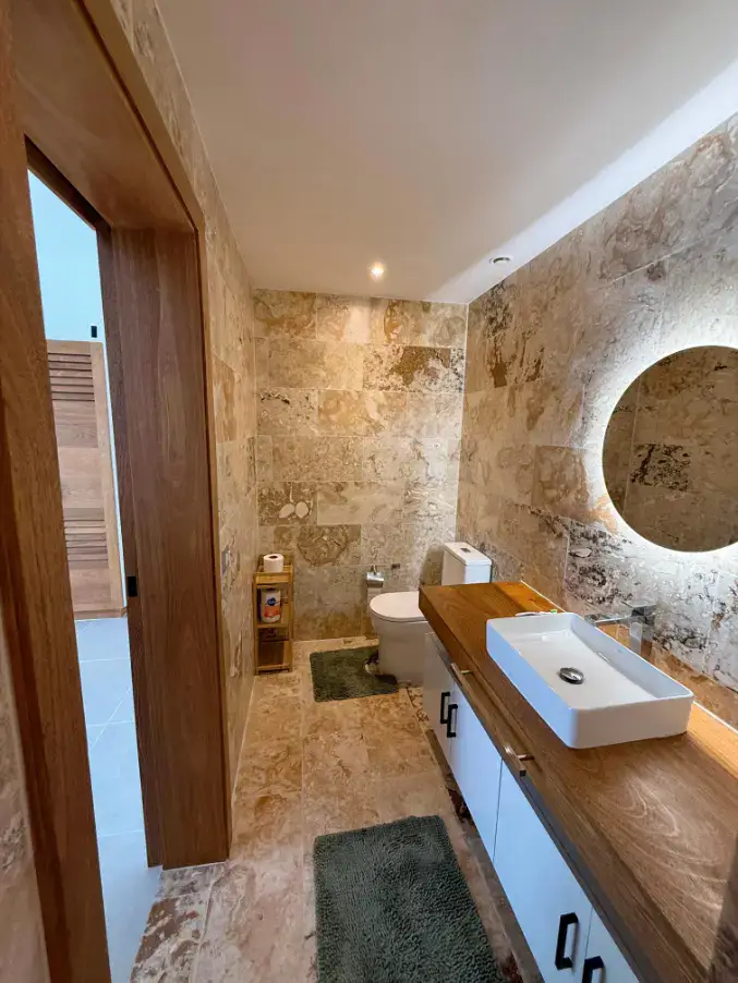 apartamentos frente al mar en venta en las terrenas espejo del baño