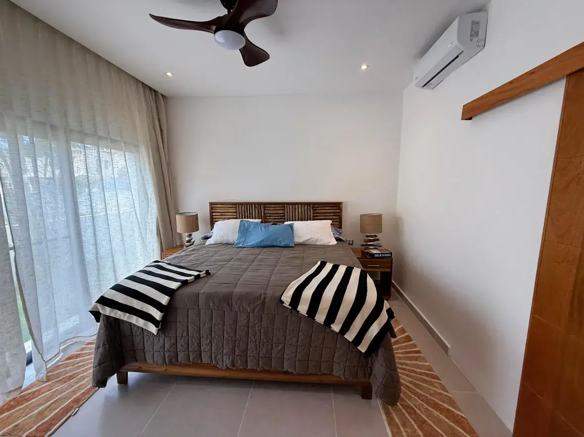 apartamentos frente al mar en venta en las terrenas foto de la habitacion aire acondicionado