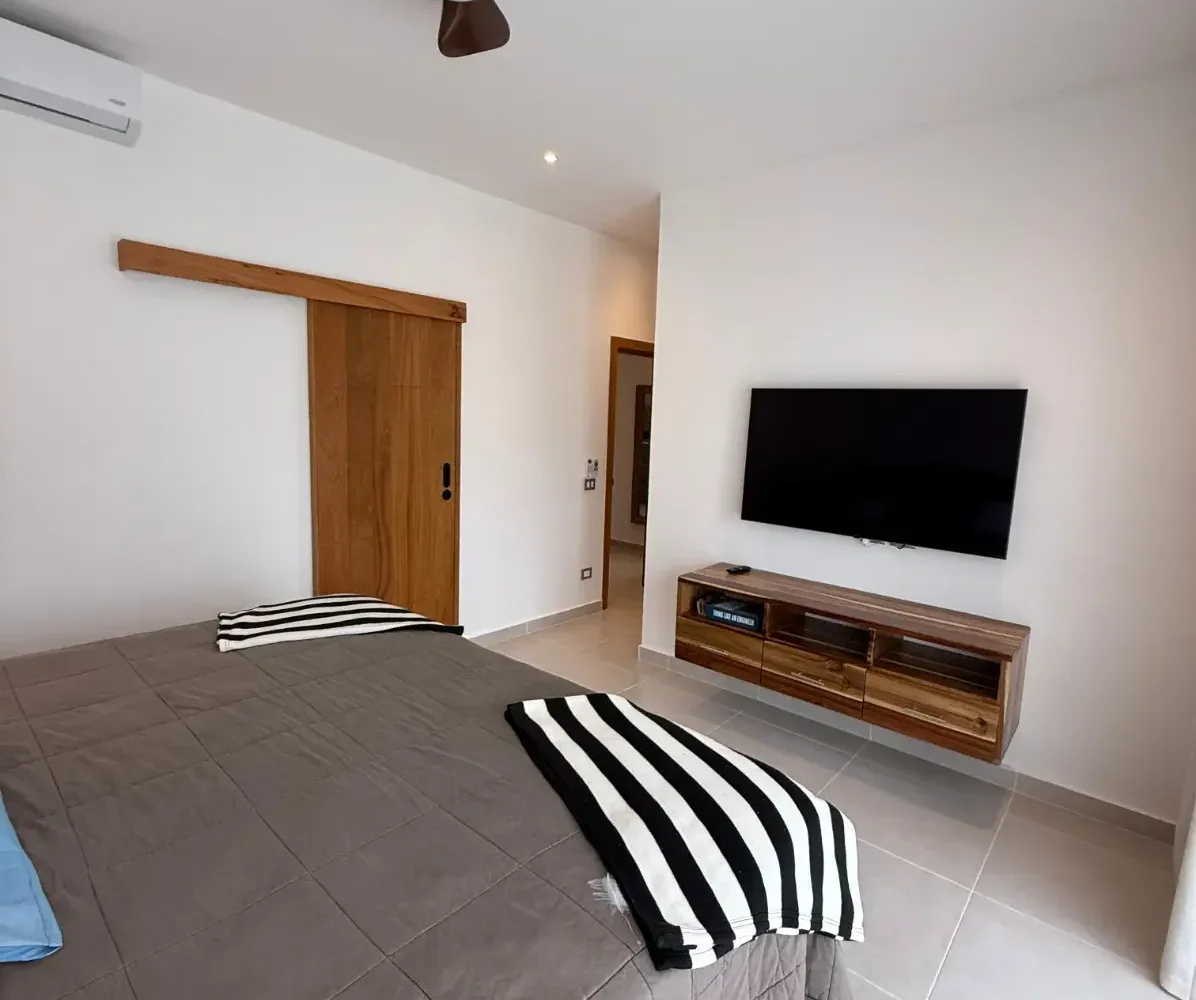 apartamentos frente al mar en venta en las terrenas habitacion con tv