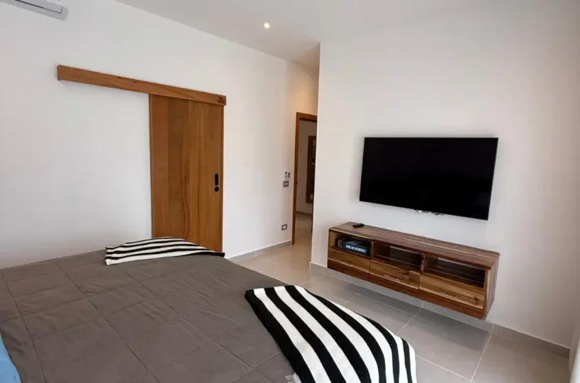 apartamentos frente al mar en venta en las terrenas habitacion con tv