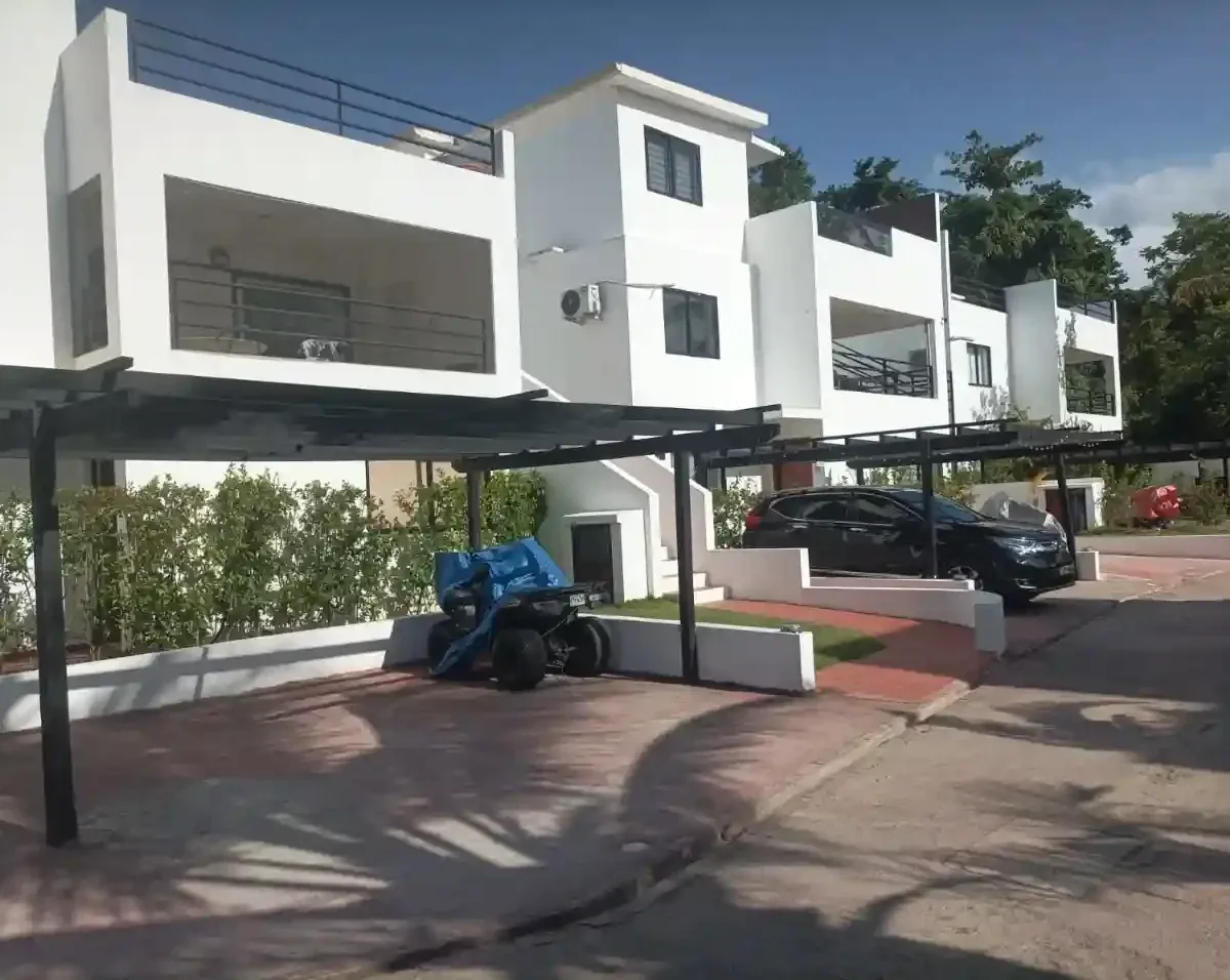 Inmobiliarias Paradise Holiday Vende