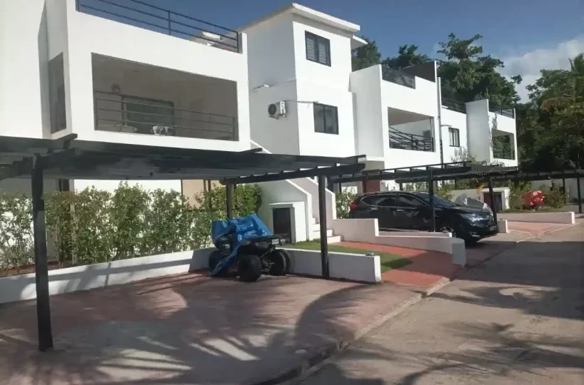 Inmobiliarias Paradise Holiday Vende