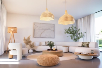 Amplia sala en El Portillo, Las Terrenas, con mobiliario blanco, decoración natural y gran luminosid.