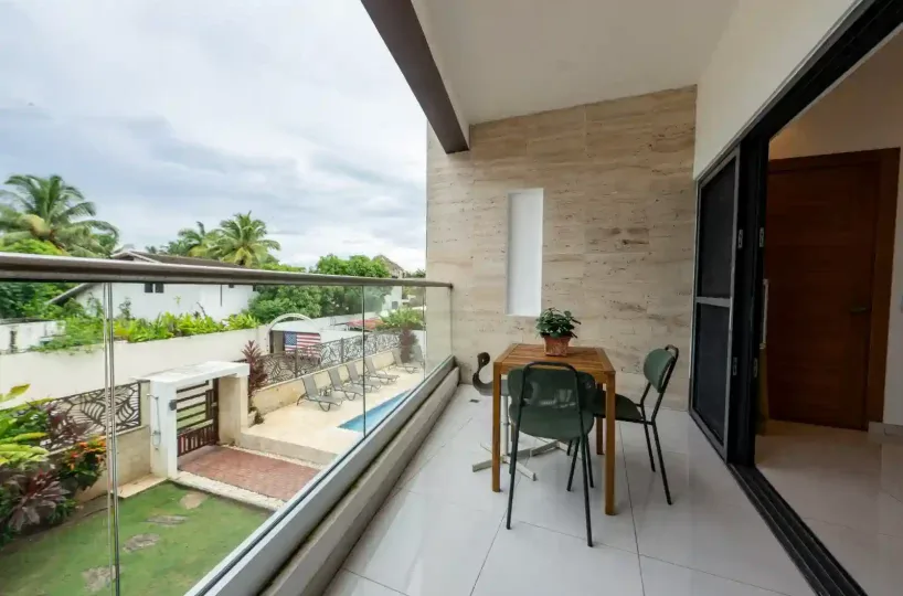 Balcony with garden view and green areas in Las Terrenas.
