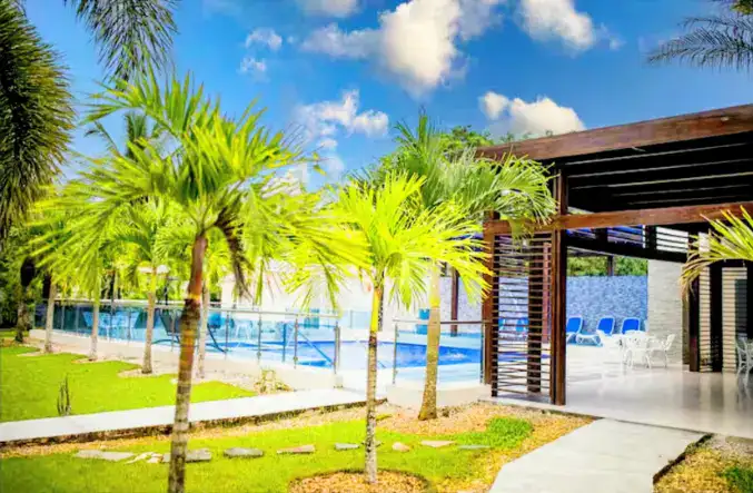 villas en terrenas republica dominicana exterior de la villa con mucho arboles y verde lugar